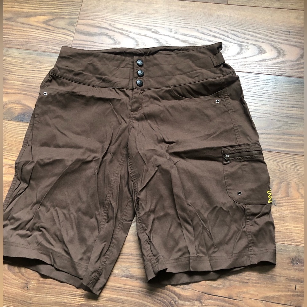 Lululemon size 6 Women’s board shorts hiking shorts quick dry